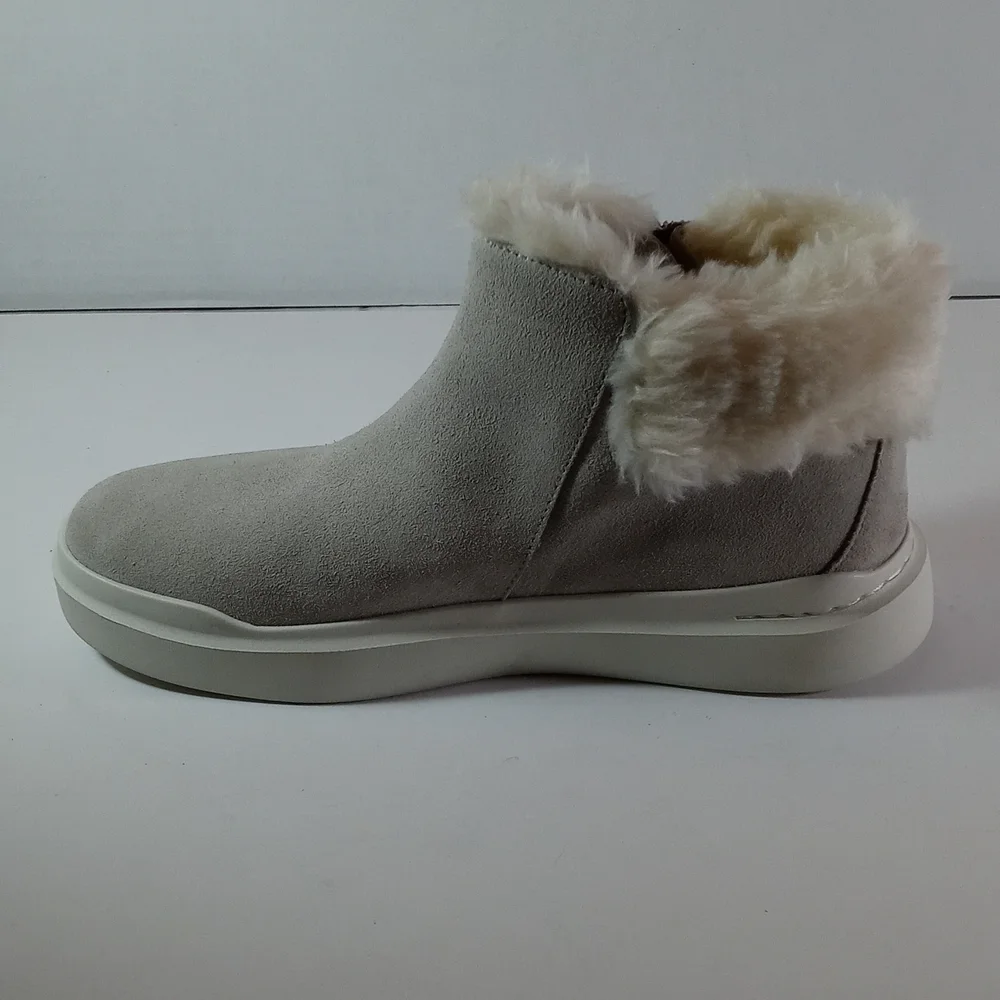 Boot - Picture 4 of 7